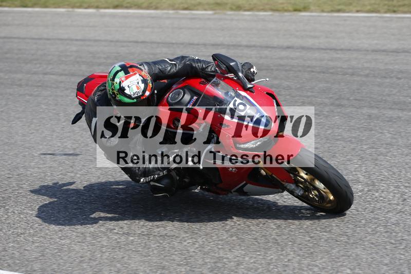 /Archiv-2025/49 26.08.2025 Cornu Master School ADR/blau-bleu/6